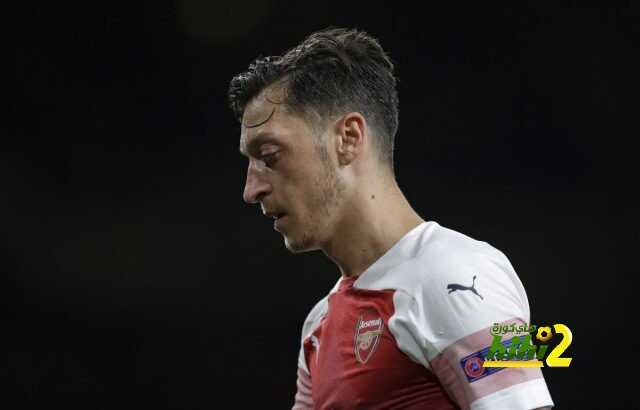 أوزيل يستبدل بين الشوطين للمرة الأولى