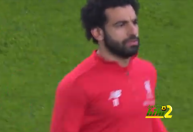 🔴محمد صلاح يجري الاحماءات