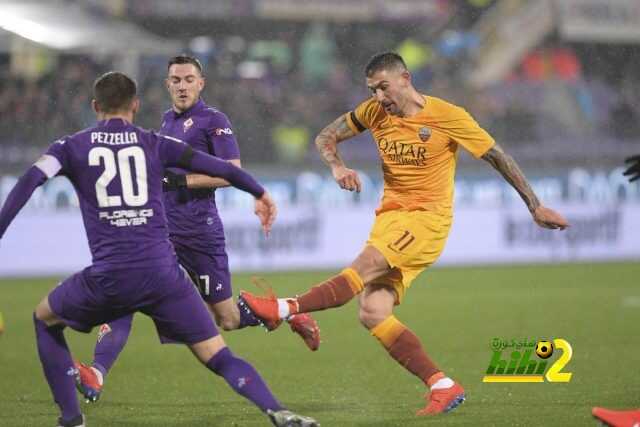 فيورنتينا يقسو على روما بثلاثية في الشوط الأول