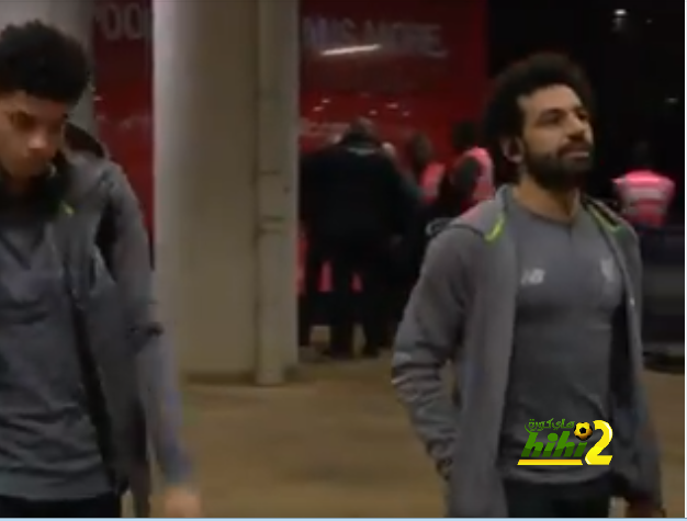 🔴لاعبو ليفربول يصلون الي ملعب المُباراة
