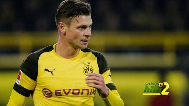 دورتموند يعلن غياب مدافعه عن مباراة اوجسبورج