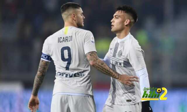 نجم انترميلان يطالب ايكاردي بحل أزمته