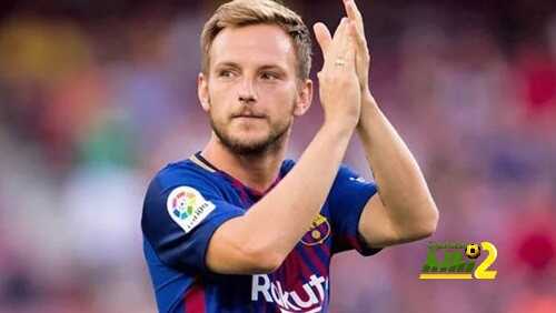 راكتيتش باق في برشلونة