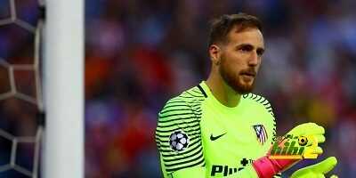 رسميا ..أتلتيكو مدريد يجدد عقد حارسه يان أوبلاك حتى عام 2023
