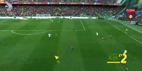 بيكيه ينقذ شباك برشلونة من هدف محقق