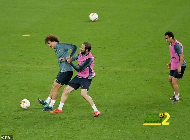 انتهاء أزمة هيجواين ولويز فى تشيلسي