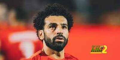 صورة تعكس المقارنة بين معاملة الإعلام الإنجليزي والإعلام المصري لمحمد صلاح !