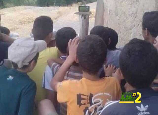 صور : أطفال القرى المغربية بإمكانهم الآن متابعة منتخبهم بفضل بنعطية