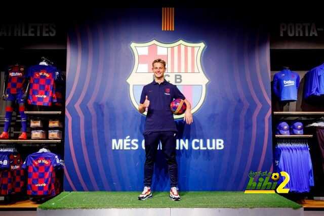 دي يونج يجتاز الكشف الطبي في برشلونة