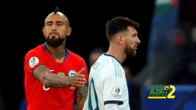 فيدال يساند ميسي وينتقد اتحاد أمريكا الجنوبية