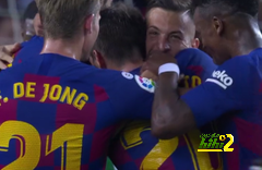 كارلوس بيريز والبا يعززان تقدم برشلونة بالثالث والرابع