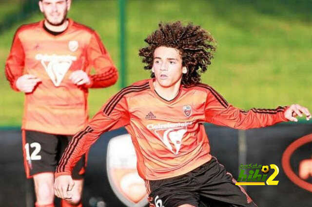 ديشامب يكافئ لاعب ارسنال على تألقه