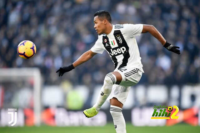 مدرب يوفنتوس يتخذ قرارًا بشأن أليكس ساندرو