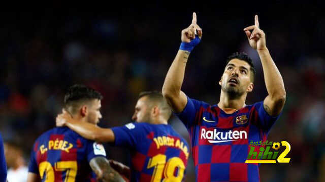 سواريز ثالث من يفعلها في تاريخ برشلونة