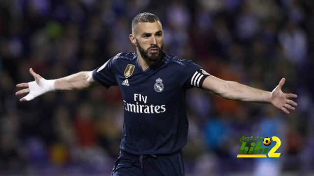 بنزيمة يحمل شارة قيادة ريال مدريد أمام باريس
