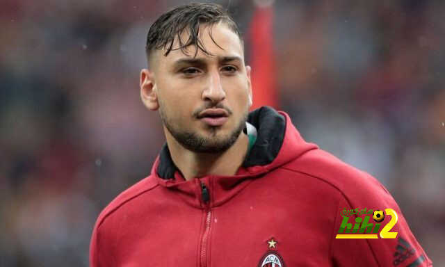 ميلان يفاوض حارسه