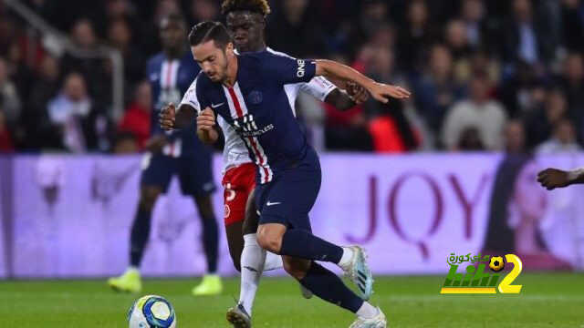 باريس يتاخر بهدف في الشوط الأول