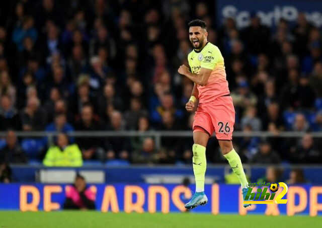 محرز يتألق في دوري الأبطال