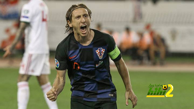 الآس تحذر برشلونة من مودريتيش