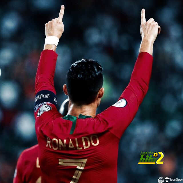 رونالدو عن نظرته للسماء بعد هدفه 700