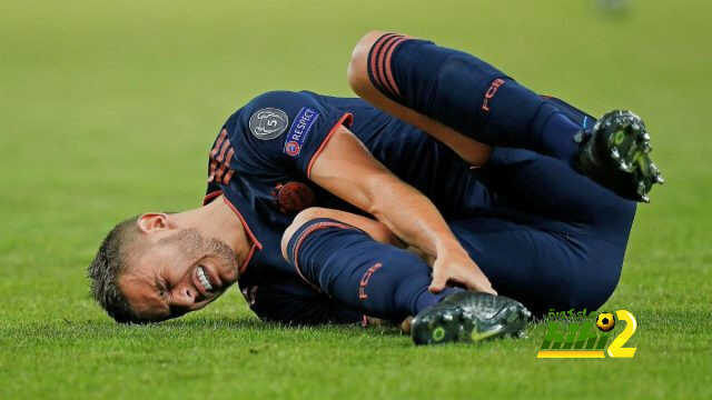 صورة .. لوكاس هرنانديز يغادر مباراة البايرن وأولمبياكوس بالعكاز