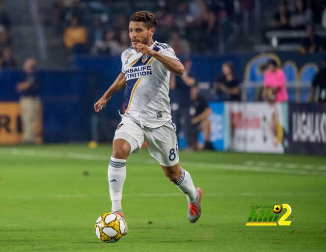 دوس سانتوس يطلب من برشلونة التعاقد مع فيلا