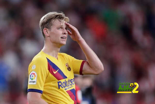 دي يونغ ، الأفضل في لقاء برشلونة وسلافيا