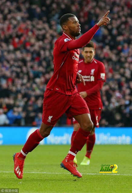 فينالدوم يفتتح التسجيل للريدز