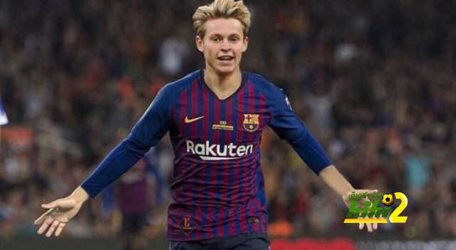 دي يونج يفضل ميسي علي مواطنه
