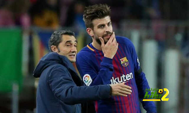 بيكيه يكشف الفجوة في التعامل بين فالفيردي واللاعبين في برشلونة