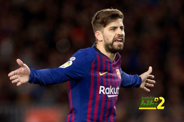 فيديو: العارضة الأفقية تحرم بيكيه من إحراز هدف السبق لبرشلونة