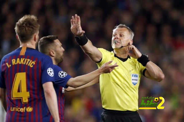 حكم مباراة إنترميلان وبرشلونة