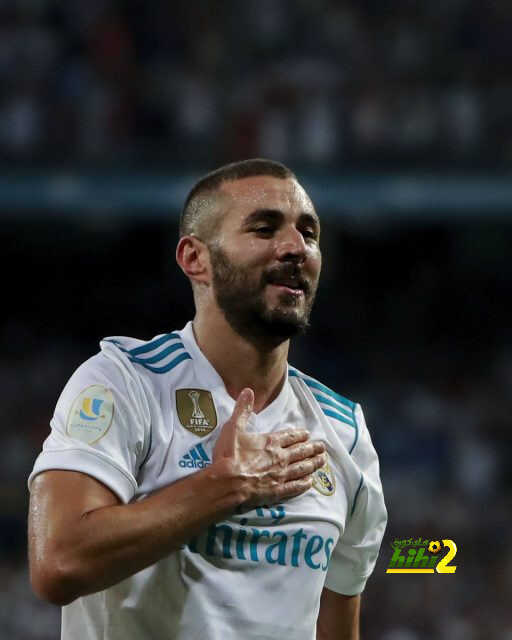بنزيما يعادل ميسي