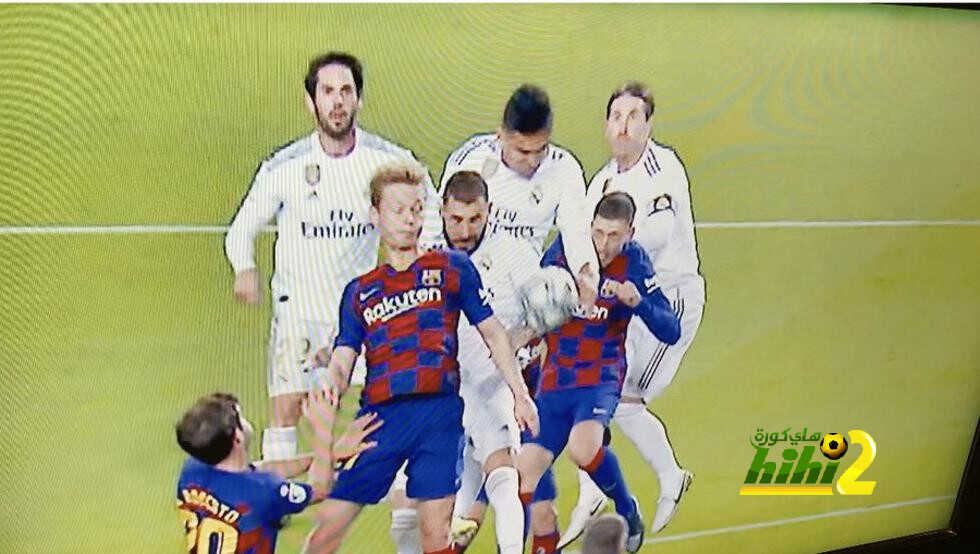 بنزيما يُبرئ برشلونة من مجاملة التحكيم