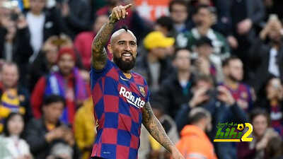 فيدال يرد على أخبار رحيله عن برشلونة