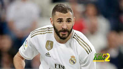 فترة غياب بنزيما عن ريال مدريد