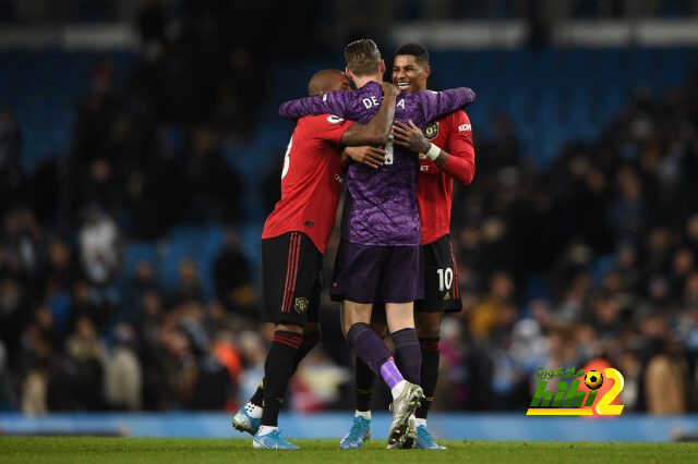 هل يفعلها مانشستر يونايتد للمرة الأولى منذ ٢٠١٠ ؟