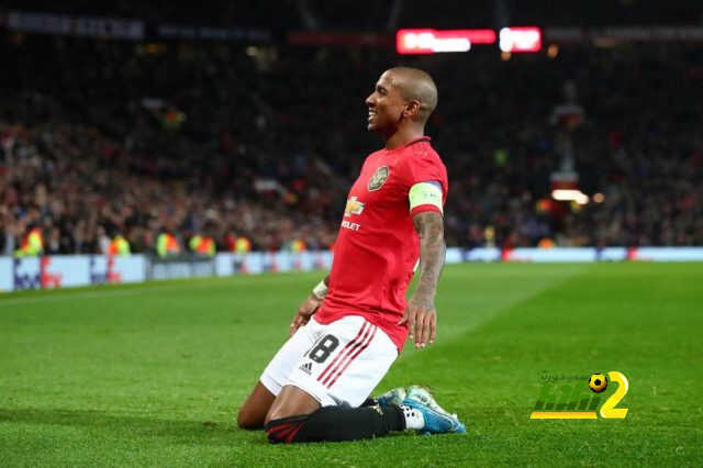 اشلي يونج في طريقه الي انتر ميلان