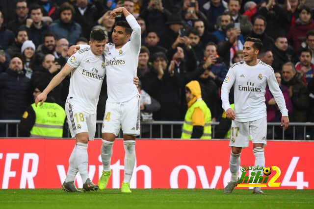 ريال مدريد يتغلب على إشبيلية بهدفين وينفرد بالصدارة
