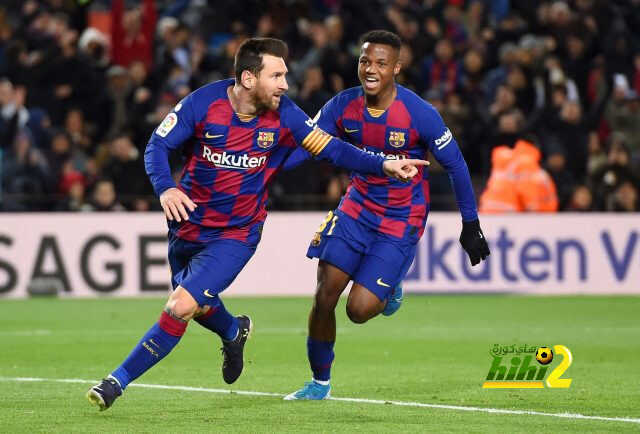 ميسي يقود برشلونة للفوز على غرناطة في أولى لقاءات سيتين