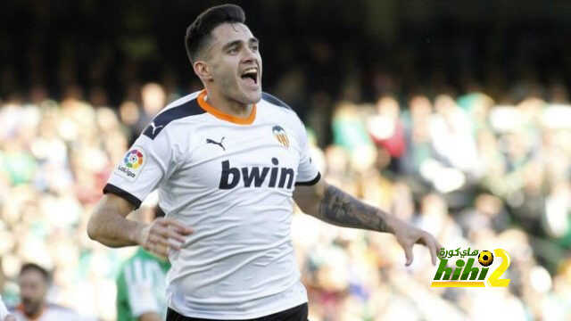 غوميز ، رابع من يفعلها أمام برشلونة