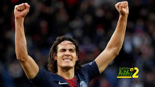 أتليتكو مدريد يتراجع عن التعاقد مع كافاني