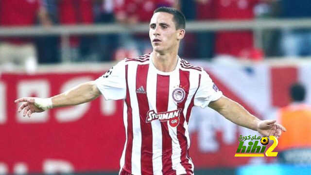 ولفرهامبتون يقترب من ضم مهاجم أولمبياكوس