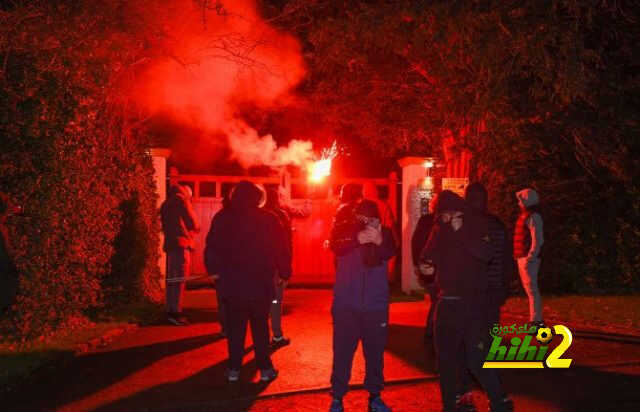 عصابة تعتدي علي منزل الرئيس التنفيذي لمانشستر يونايتد