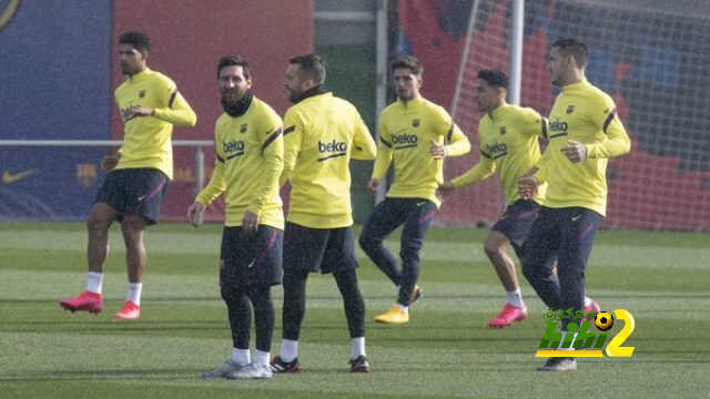 فيدال يغيب عن مران برشلونة ليزيد من أوجاع سيتين
