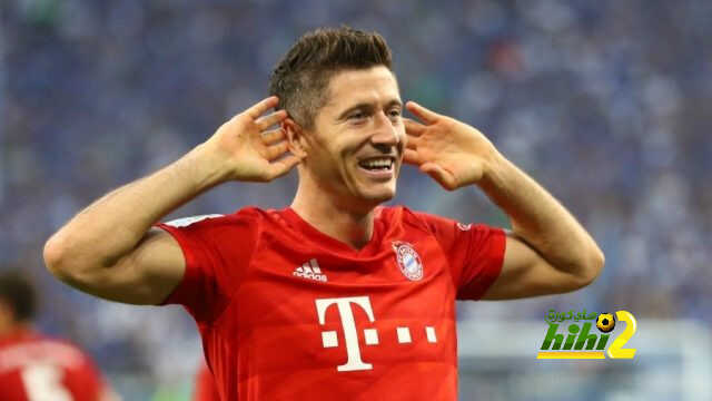 أول رد فعل لـ ليفاندوفسكى عقب فوزه بجائزة الأفضل فى بولندا