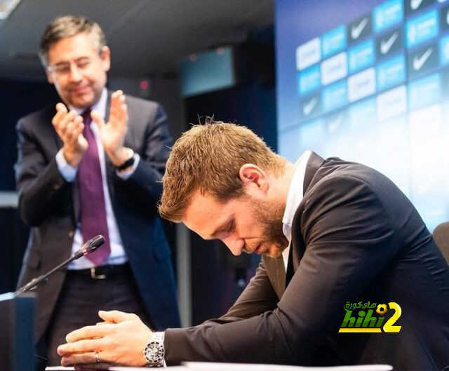 لاعبو برشلونة يغيبون عن مؤتمر اعتزال فيكتور توماس