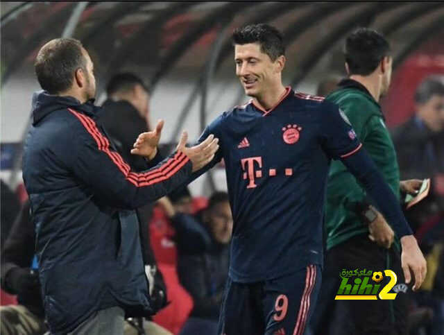 فليك : ليفاندوفسكي أفضل مهاجم فى العالم