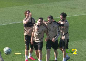 فيديو: كارفخال ضحية مهارات نجوم ريال مدريد بالتدريبات
