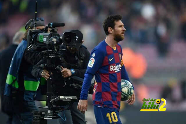 برشلونة يتحدي نابولي في حصنه المنيع